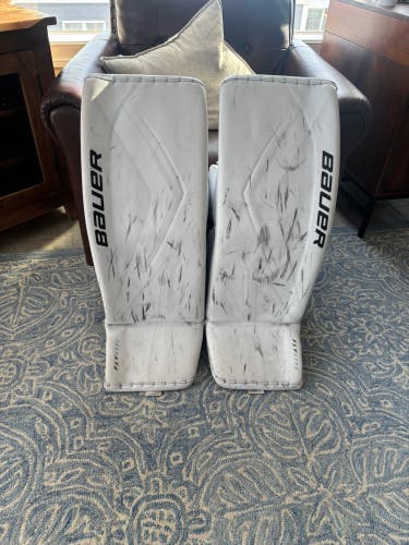 34" Bauer FlyLite Goalie Leg Pads (Used)