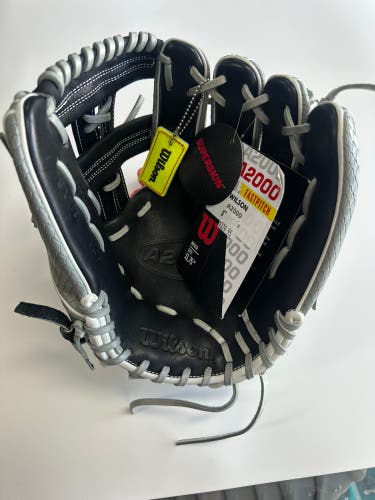 Wilson A2000 RH Pitcher's Softball Glove 11.75" (New)