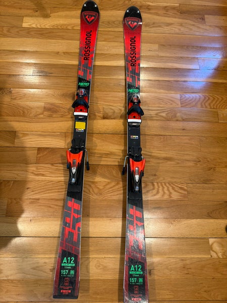 Unisex 2025 Rossignol Hero Athlete SL 157 cm Racing Skis With Bindings Max Din 12 (Used)