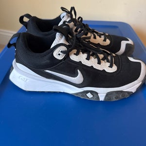 Black Men's Size M 7.5 (W 8.5) Adult Nike Low Top Turf Cleats (Used)