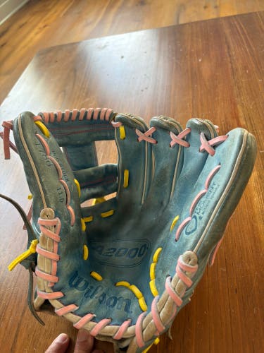 Wilson A2000 1786 RH Infield Baseball Glove 11.5" (Used)