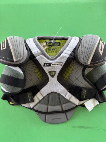 Medium Senior Bauer Supreme 50 Shoulder Pads
