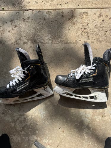 2018 Bauer Supreme 2S Pro Hockey Skates Regular Width 7.5 (Used)
