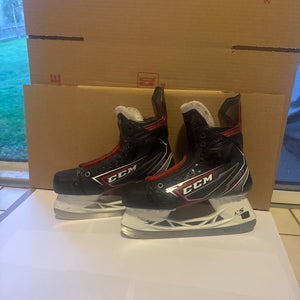 2019 CCM JetSpeed FT490 Hockey Skates Extra Wide Width 8.5 (Used)