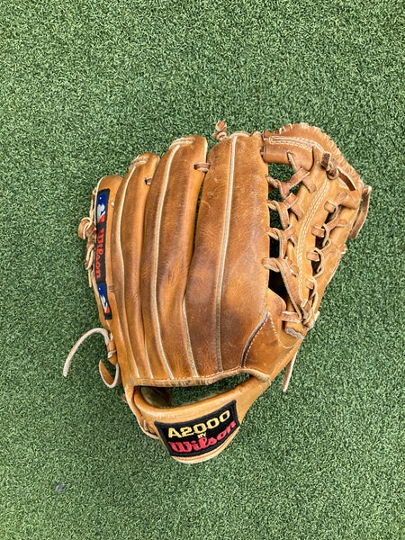 11.75" RH Wilson A2000 1782 Baseball Glove