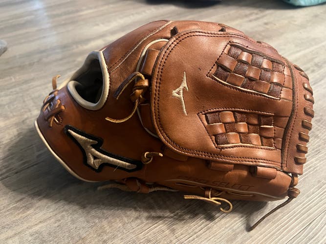 Mizuno Pro select RH Softball Glove 12.5" (Used)