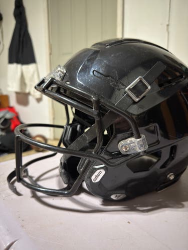 Adult Extra Large Schutt F7 2.0 Helmet (Used)