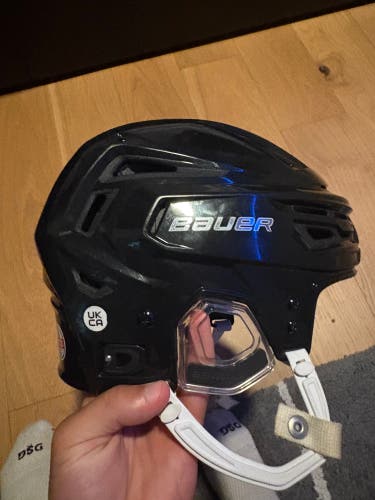 Medium Bauer Re-Akt 150 Helmet (Used)