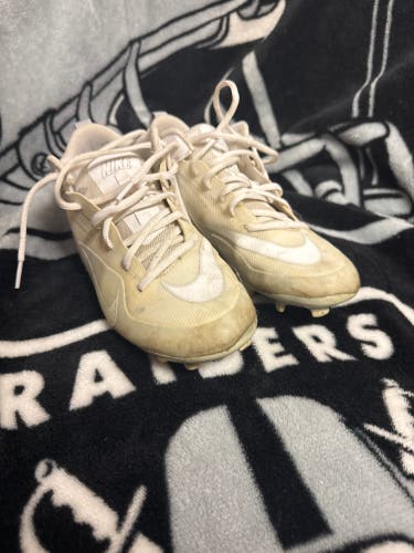 White Men's Size M 8.0 (W 9.0) Adult Nike Huarache Mid Top (Used)