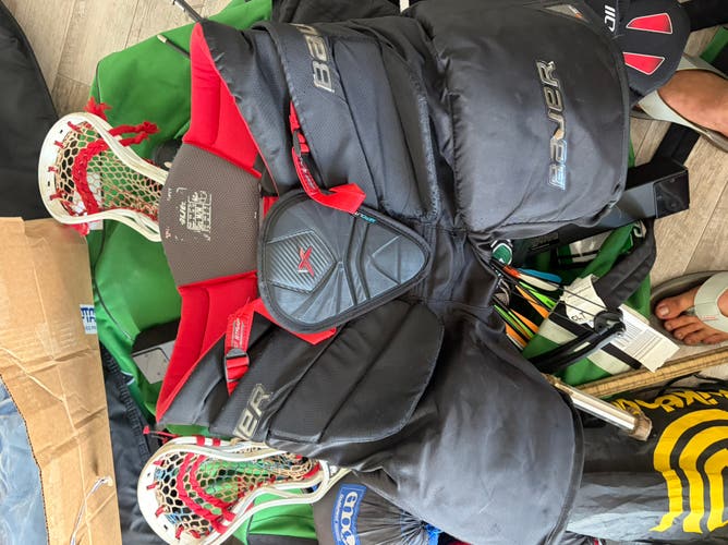 Medium Bauer Vapor 1X Goalie Chest Protector (Used)