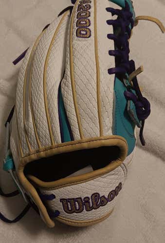 2025 Wilson RH Outfield A2000 T125 Softball Glove 12.25" (New)