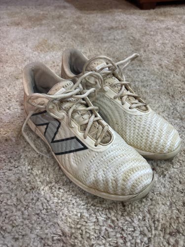 White Men's Size M 9.5 (W 10.5) Adult New Balance 4040 Low Top Metal (Used)