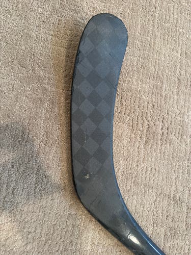 Senior Bauer Vapor Hyperlite 2 Right Handed Hockey Stick P90TM 70 Flex (Used)