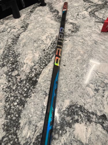 Junior Bauer Nexus Sync Right Handed Hockey Stick P28 40 Flex (Used)
