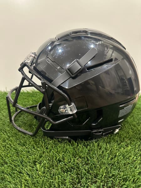 f7 lx1 football helmet Schutt Youth Helmet, EGOP NB VC Facemask Attached, Small, Black : Sports & Outdoors the most advanced impact absorption system in football Youth Small Schutt F7 LX1