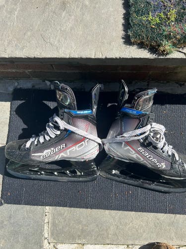 Custom Bauer Vapor Hyperlite Hockey Skates Pro Stock 7.5 (Used)