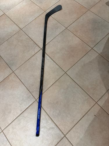 Senior Bauer Nexus Tracer Right Handed Hockey Stick 95 Flex Pro Stock (Used)