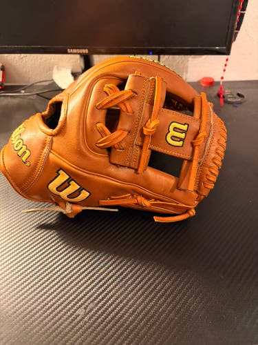 Wilson A2000 RH Baseball Glove 11.5" (New)