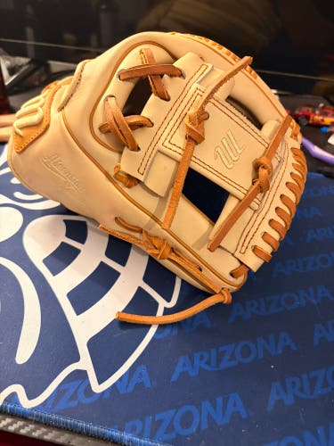 Marucci Ascension RH Baseball Glove 11.5" (New)