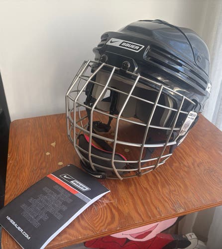 Large Nike Bauer 3500/4500 Helmet (New) with Nike Bauer medium cage