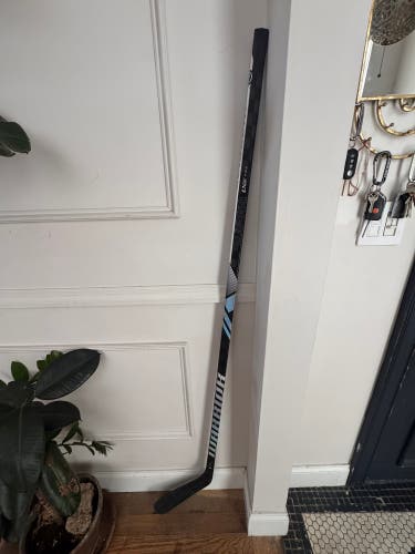 Senior Warrior Alpha LX2 Pro Right Handed Hockey Stick P28 75 Flex (New)