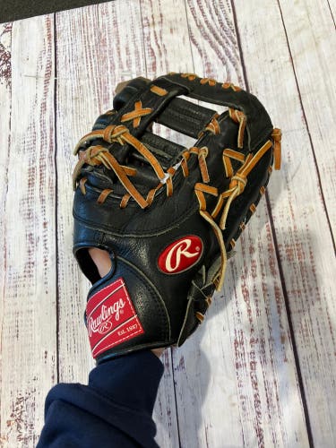 Black Rawlings Renegade Series RH First Base Baseball Glove 13" (Used)