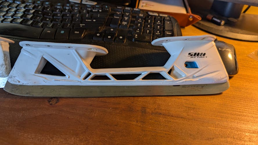True Shift Attack Holders and Blades - size 10 (Used)