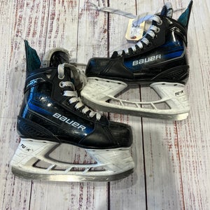 Junior Bauer X Hockey Skates Regular Width Size 1 (Used)
