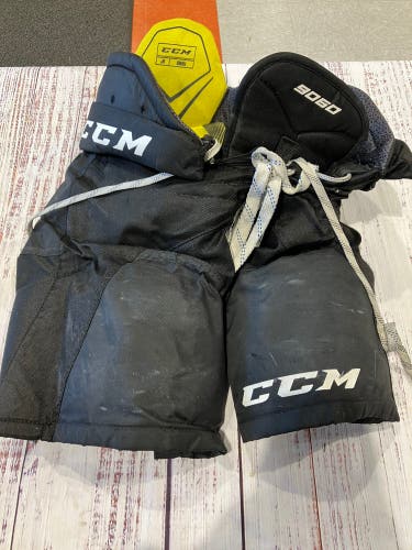 Black Junior Small CCM Tacks 9060 Hockey Pants (Used)