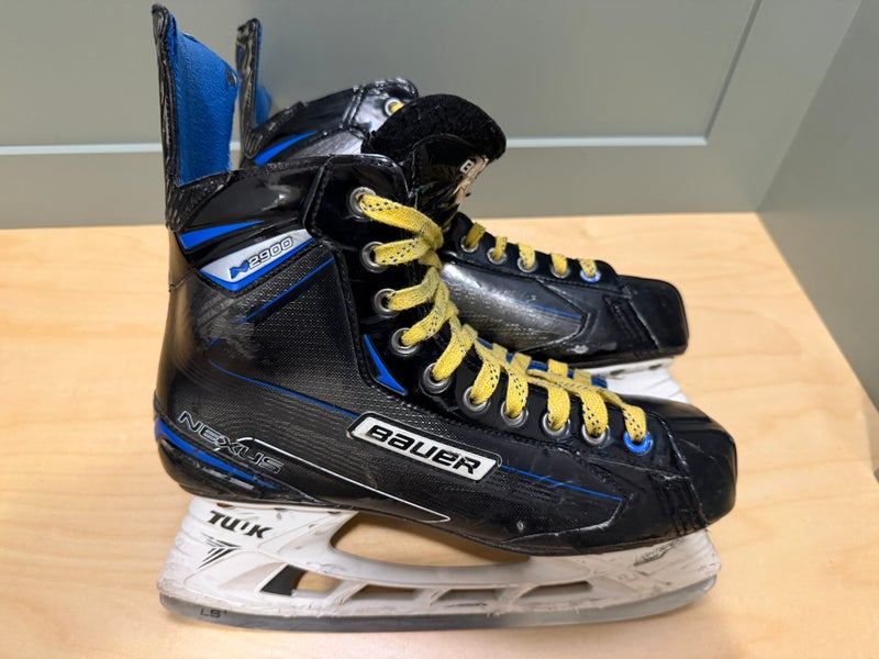 Bauer Nexus N2900 Hockey Skates Regular Width 10.5 - Fit Wider than Supreme Fit 3 (Used)