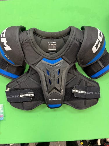 Small Senior CCM Tacks Classic Shoulder Pads (Used)
