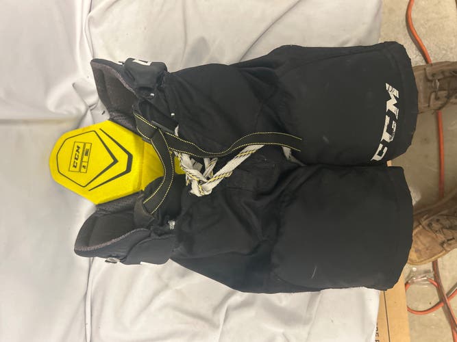 Small CCM Super Tacks Girdle (Used)