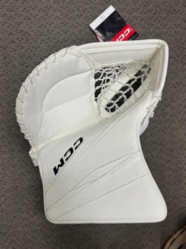 CCM Senior Axis F9 Full Right (New)