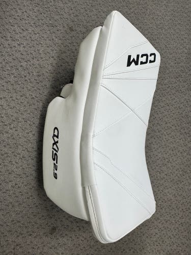 CCM Senior Axis 2.9 Regular (New)