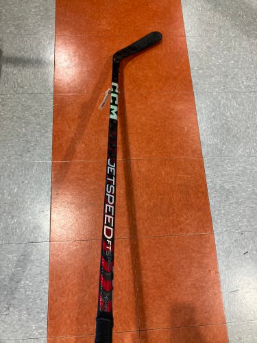 Junior CCM JetSpeed FT5 Pro Hockey Stick Right Handed P29 40 Flex (Used)