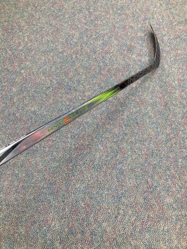 Intermediate Bauer Vapor Hyperlite 2 Hockey Stick Right Handed P92 55 Flex (Used)