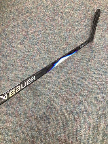 Junior Bauer Vapor Flylite Hockey Stick Left Hand P28 40 Flex (Used)