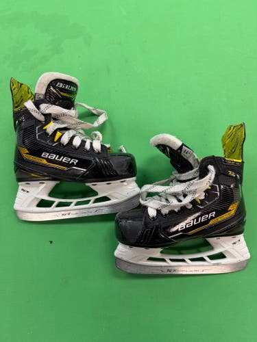 Youth Bauer Supreme M4 Hockey Skates 11 (Used)