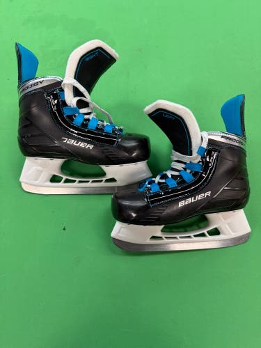Junior Bauer Prodigy Hockey Skates Size 2 (Used)