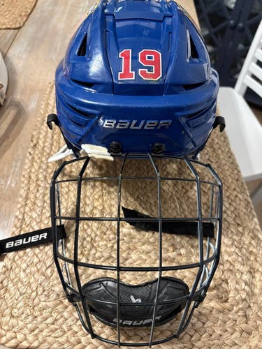 USNTDP Medium Bauer Re-Akt 155 Helmet Pro Stock (Used)