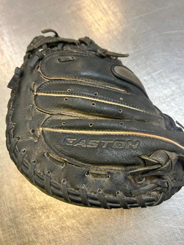 Used Easton ALPHA BB/SB Catchers RH Throw Black 30" 11339-S000201298