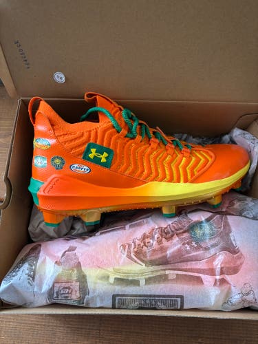 Brand New In Box Harper "bring the juice" molded cleats
