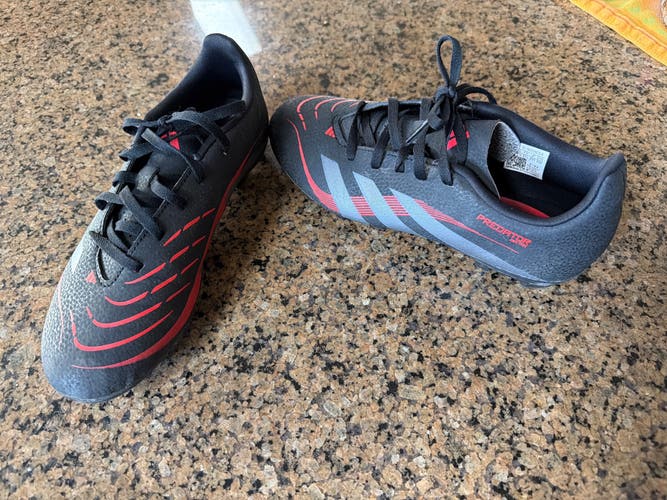 Black Kids Size M 5.0 (W 6.0) Adidas Predator Elite FG Molded Cleats Cleats (Used)