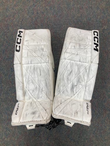 CCM Extreme Flex E6.9 Goalie Leg Pads | 30"+1 Intermediate