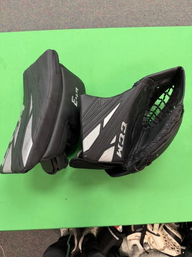 Intermediate CCM EFlex 4.9 Goalie Gloves & Blockers Regular (Used)
