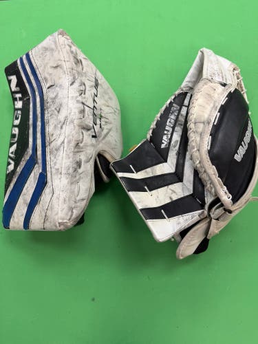 Youth Vaughn SLR2 Goalie Gloves & Blockers Regular (Used)