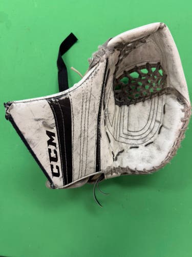 Junior CCM R1.5 Goalie Gloves & Blockers Regular (Used)