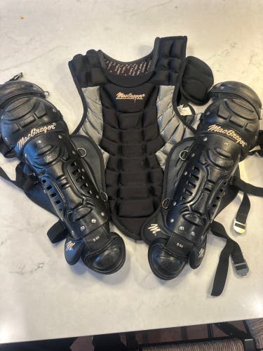 MacGregor Catcher’s Gear Set Chest Protector + Leg Guards Black