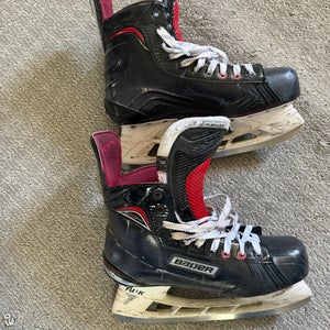 2015 Bauer Vapor X800 Hockey Skates Regular Width 9.5 (Used)