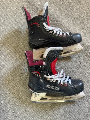 2015 Bauer Vapor X800 Hockey Skates Regular Width 9.5 (Used)